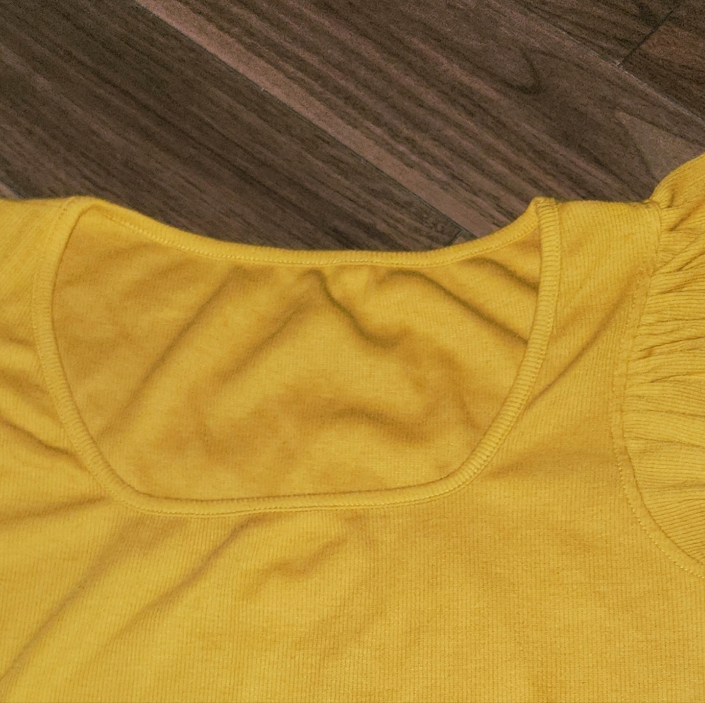 2/$10🔥 Yellow Ruffled Sleeve Top - Picture 4 of 7